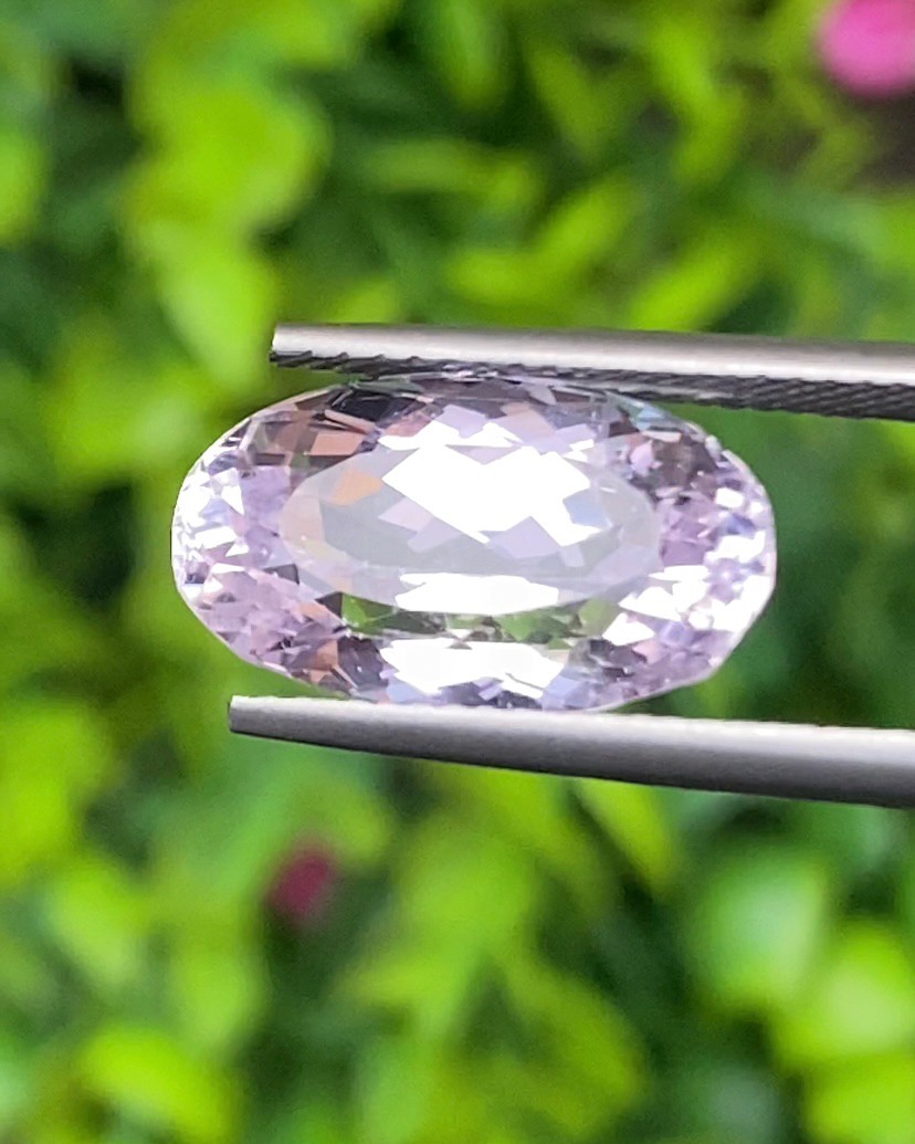 พลอย คุนไซท์ Kunzite 9.05 กะรัต (Cts.) พลอยแท้อัญมณีมงคล ประจําวันเกิด เครื่องประดับพลอย
