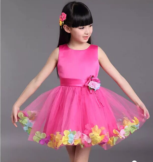 Pre-order ชุดแฟนซี ชุดแสดง ชุดกระโปรง แขนกุด คอกลม แต่งดอกคาดเอวกับชายกระโปรง แต่งโบว์ด้านหลัง มีซิปหลัง