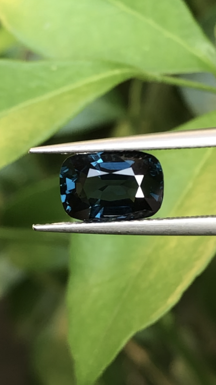 พลอย สปิเนล พม่า Spinel Myanmar 2.18 กะรัต (Cts.) ดิบ Unheated พลอยแท้ อัญมณีมงคลประจําวันเกิด เครื่องประดับพลอย