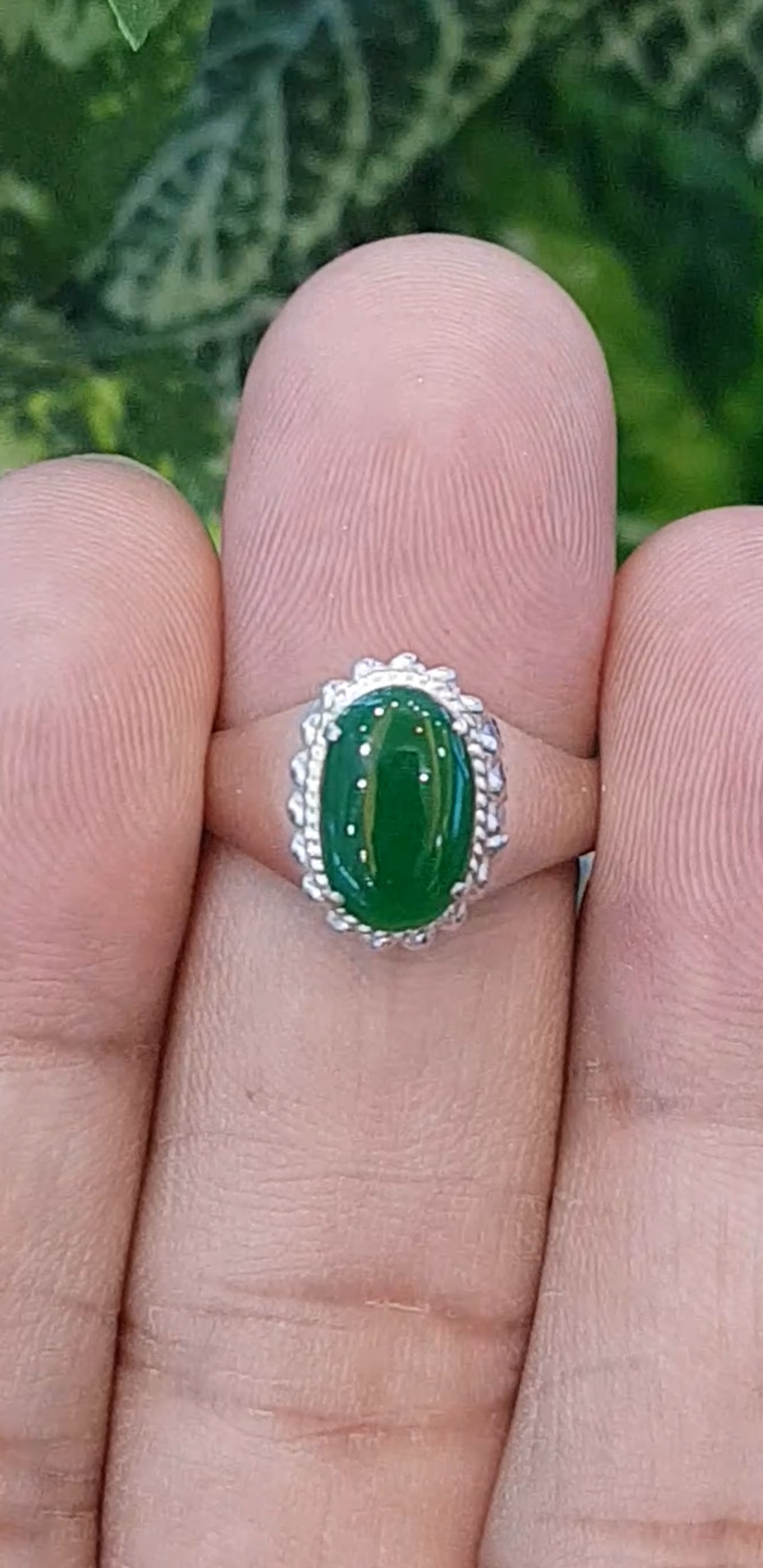 หยก พม่า แท้ Jade แหวนหยก 翡翠戒指 (Jadeite ring) 1.07 กะรัต (Cts.) (Size) 57 ดิบ ไม่ผ่านการปรับปรุง (Type A) พม่า (Myanmar)