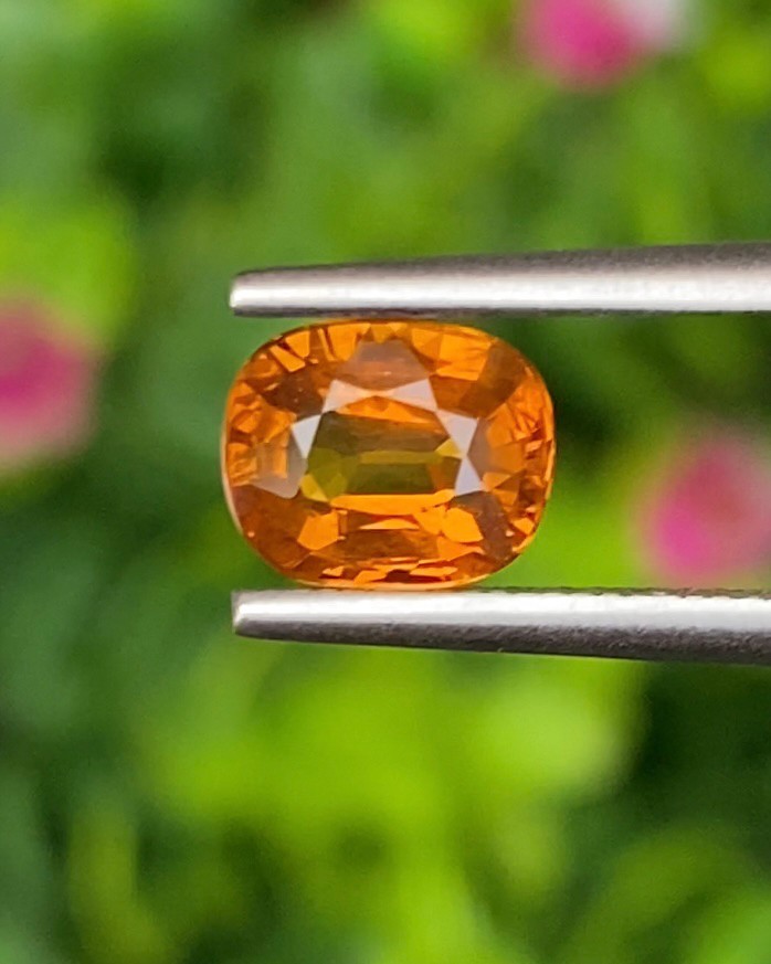 พลอย บุษราคัม Yellow Sapphire 1.30 กะรัต (Cts.) พลอยแท้ อัญมณีมงคลประจําวันเกิด เครื่องประดับพลอย