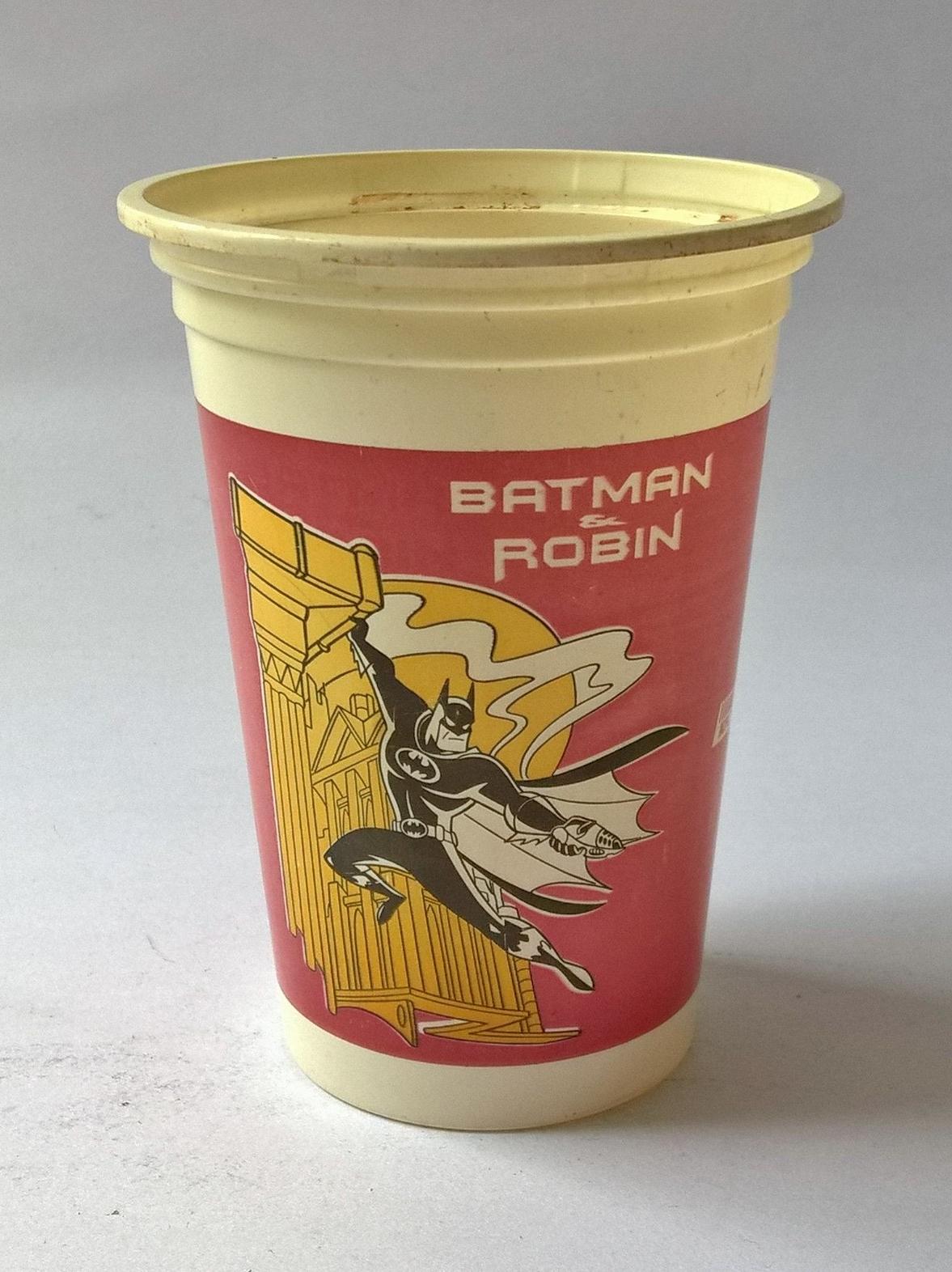 แก้วน้ำพลาสติกขนาดเล็ก ของสะสมจากkfc เรื่อง ‘Batman and Robin’ ของเก่ามีตำหนิ โปรดตรวจสอบทุกภาพ