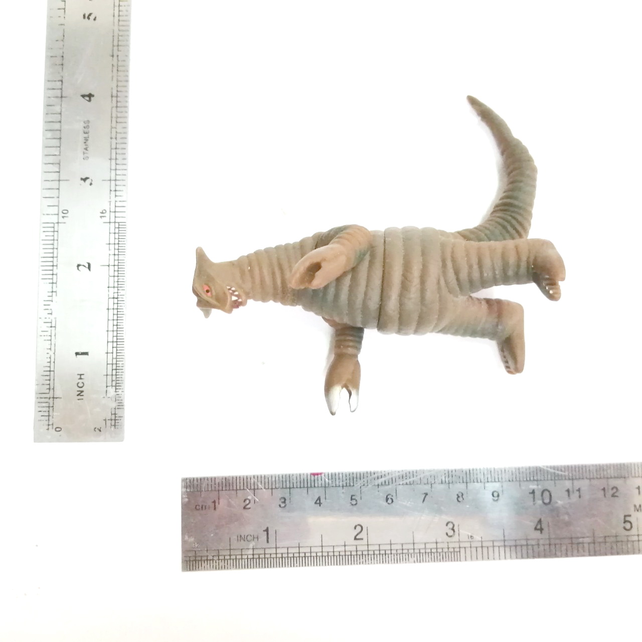 ซอฟ4นิ้วขนาดตามรูป สัตว์ประหลาด ซาโดร่า จากอุลตร้าแมนแจ๊ค สภาพดี ไม่พบบ่อยนัก