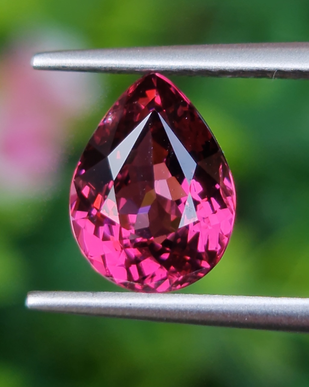 พลอย ชมพู พิ้งค์ ทัวร์มารีน (Pink Tourmaline) 2.72 กะรัต (Cts.) อัญมณีมงคลประจําวันเกิด เครื่องประดับพลอย