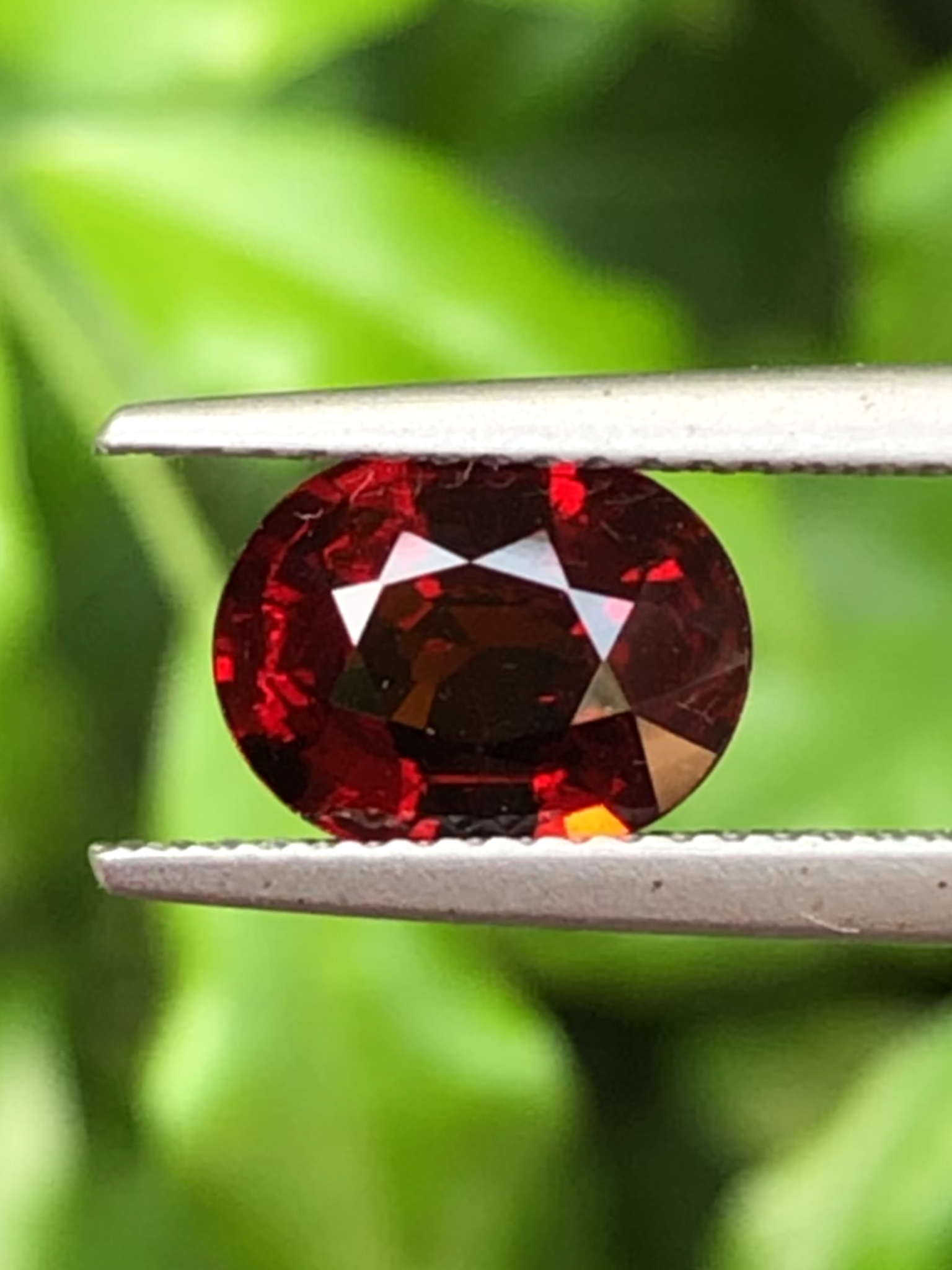 พลอย โรโดไลต์ กาเน็ท Rhodolite Garnet 2.22 กะรัต Cts. พร้อมใบเซอร์ พลอยแท้ อัญมณีมงคลประจําวันเกิด เครื่องประดับพลอย