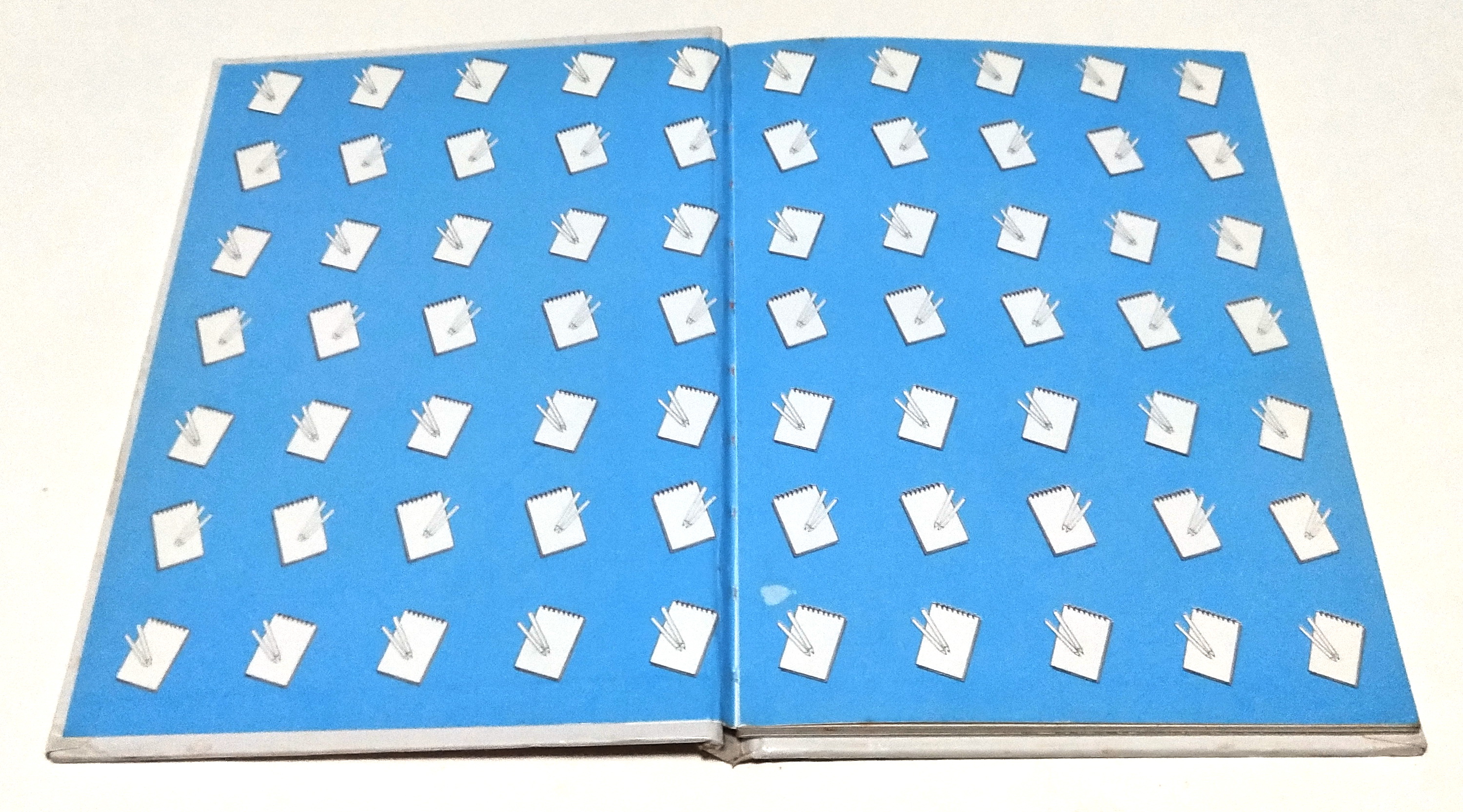 หนังสือภาพสีสวย กระดาษมัน ปกแข็ง "นก A DORING KINDERSLEY BOOK " สำรวจและเรียนรู้โลกน่ารักน่าพิศวงของนก แปลโดย นพ.รังสฤษฏิ์ กาญจนวณิชย์ พิมพ์ครั้งแรก เมษษยน 2536