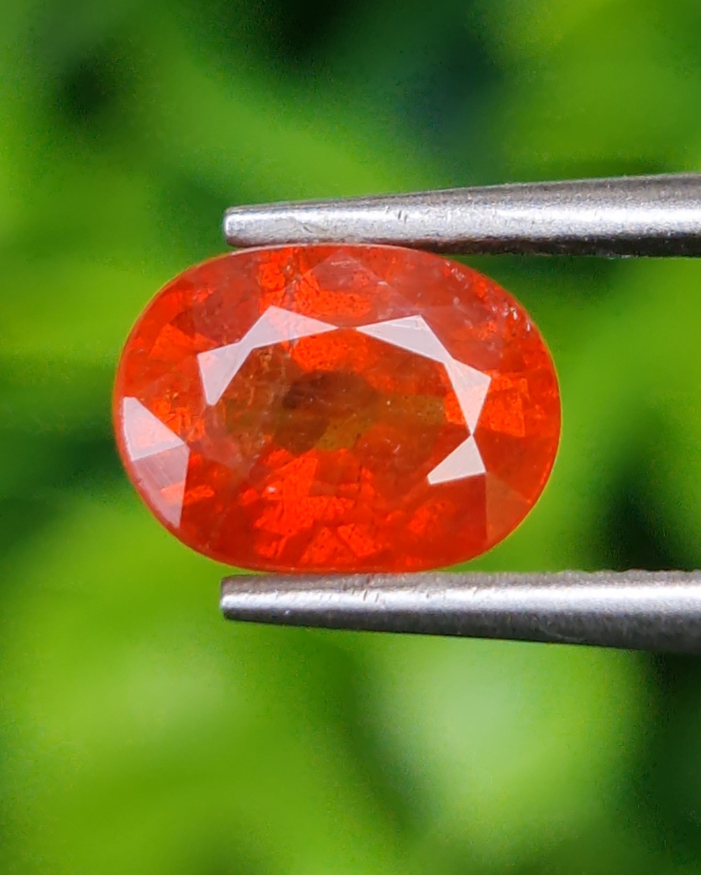 พลอย บุษราคัม Yellow Sapphire 1.90 กะรัต (Cts.) พลอยแท้ อัญมณีมงคลประจําวันเกิด เครื่องประดับพลอย