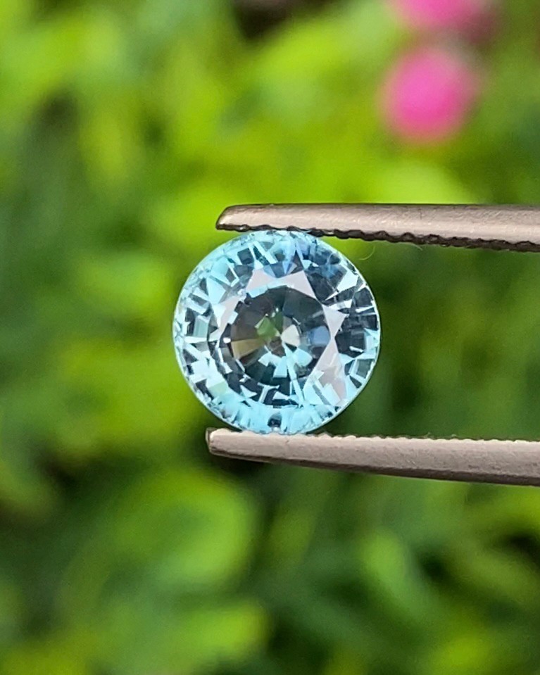 พลอย เพทาย Natural Zircon 2.33 กะรัต (Cts.) พลอยแท้อัญมณีมงคล ประจําวันเกิด เครื่องประดับพลอย