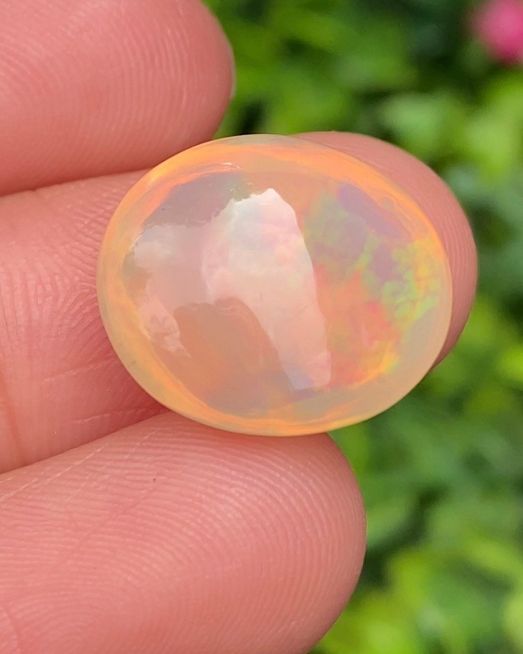 พลอย ไวท์ โอปอล White Opal 8.50 กะรัต (Cts.) พลอยแท้ อัญมณีมงคลประจําวันเกิด เครื่องประดับพลอย