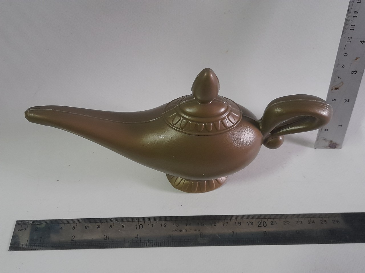 มีหลายภาพ ตะเกียงอาละดิน งานพลาสติกโปร่ง สูงประมาณ4นิ้ว ของมีตามภาพ