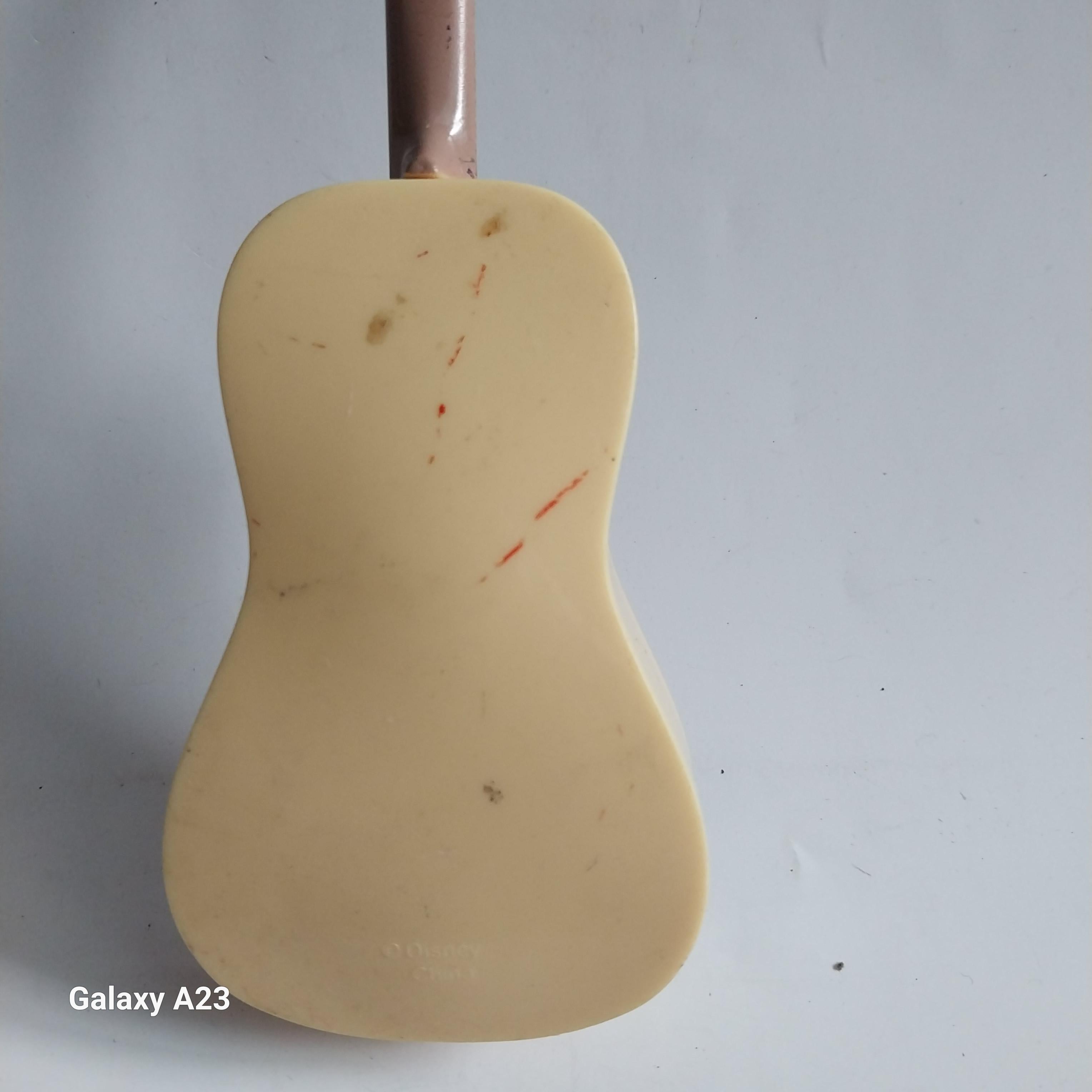 มีหลายภาพ มีรอย ตามภาพ โมเดลกีต้าร์ ขนาด 7 นิ้ว