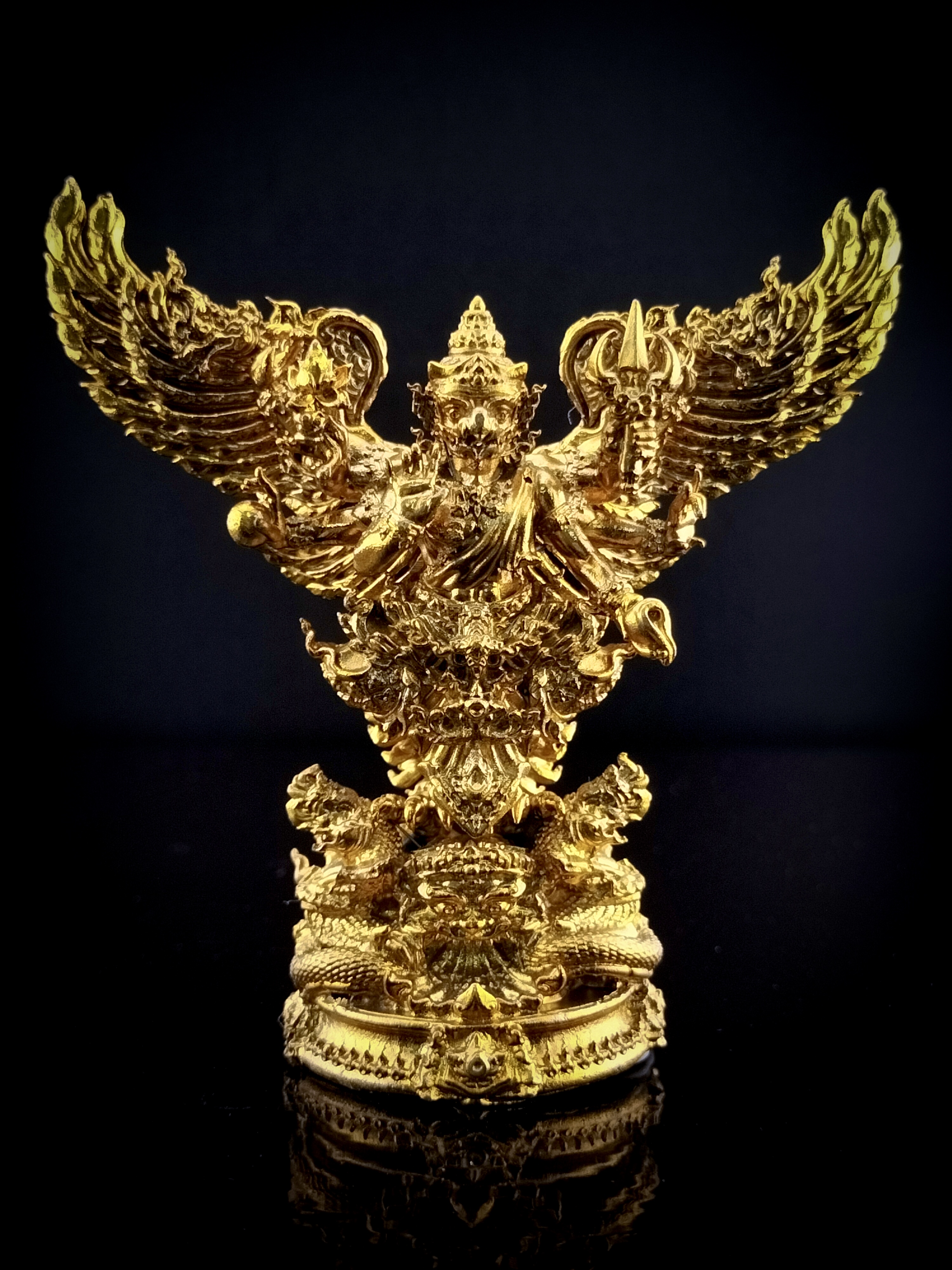 พญาครุฑมังรายศาสตร์ ขนาดตั้งหน้ารถ
