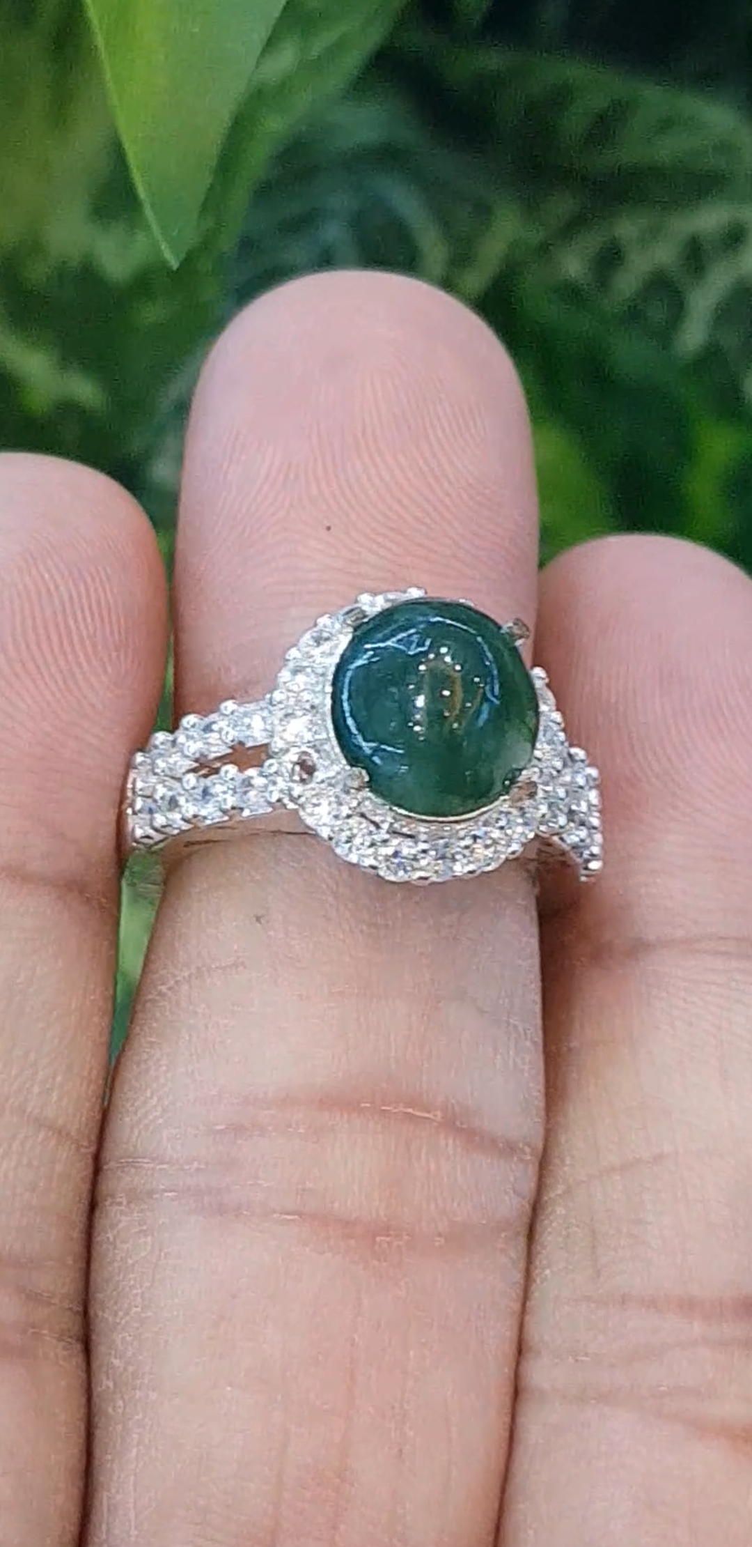 หยก พม่า แท้ Jade แหวนหยก 翡翠戒指 (Jadeite ring) 3.34 กะรัต (Cts.) (Size) 55 ดิบ ไม่ผ่านการปรับปรุง (Type A) พม่า (Myanmar)