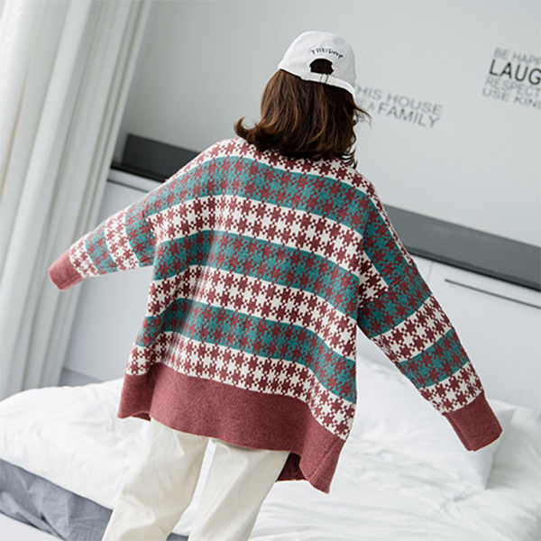 CARDIGAN เสื้อคลุมไหมพรมคอวี ผ้าหนานุ่มถักลายตาราง (12272B)