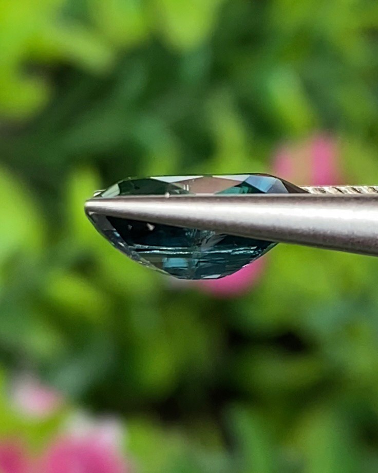 พลอย เพทาย Natural Zircon 3.63 กะรัต (Cts.) พลอยแท้ อัญมณีมงคลประจําวันเกิด เครื่องประดับพลอย