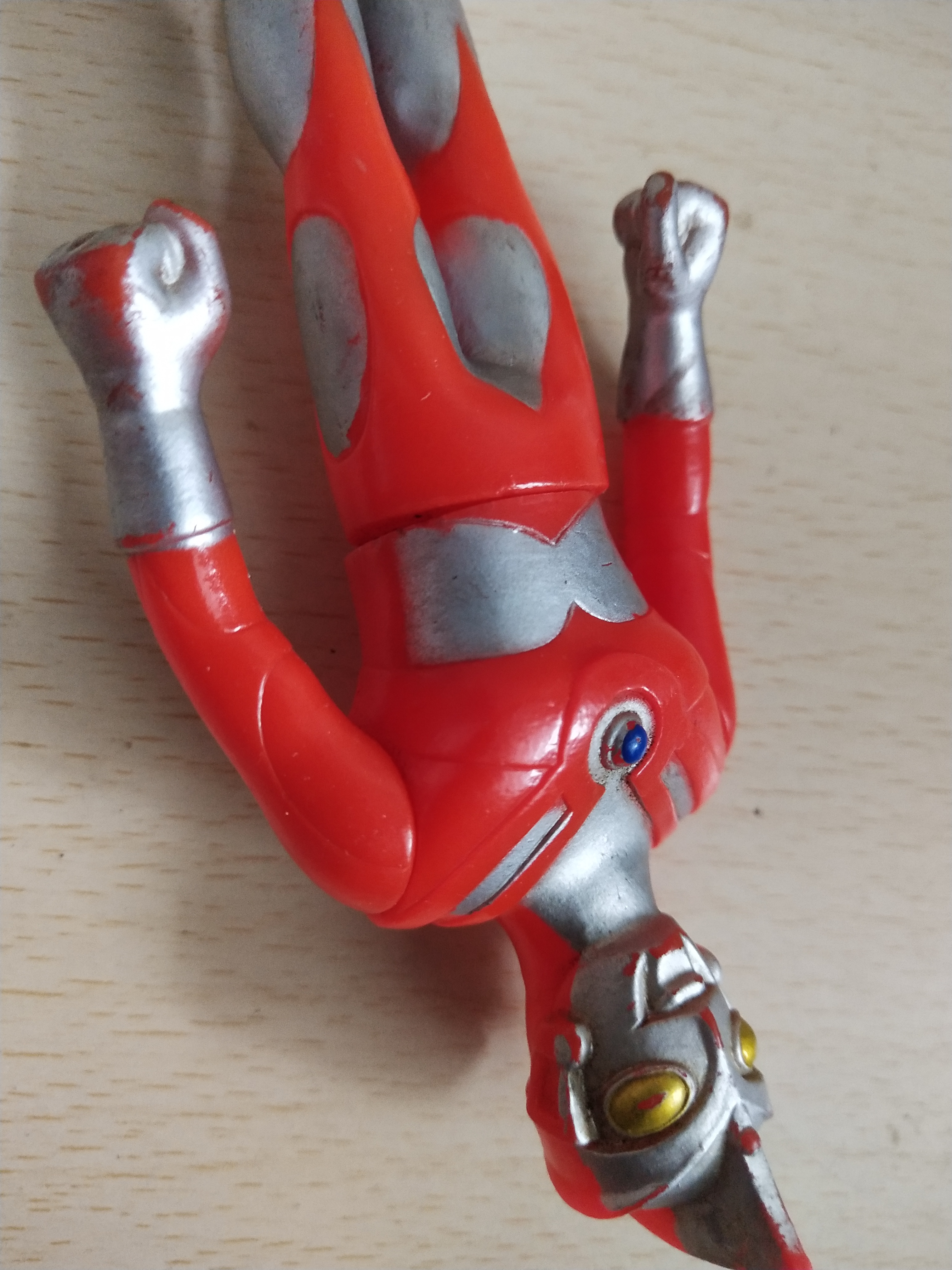 มีหลายภาพ ซอฟ5นิ้วรุ่นเก่า เจแปน อุลตร้าแมนเอ/เอส มีรอยตามภาพ