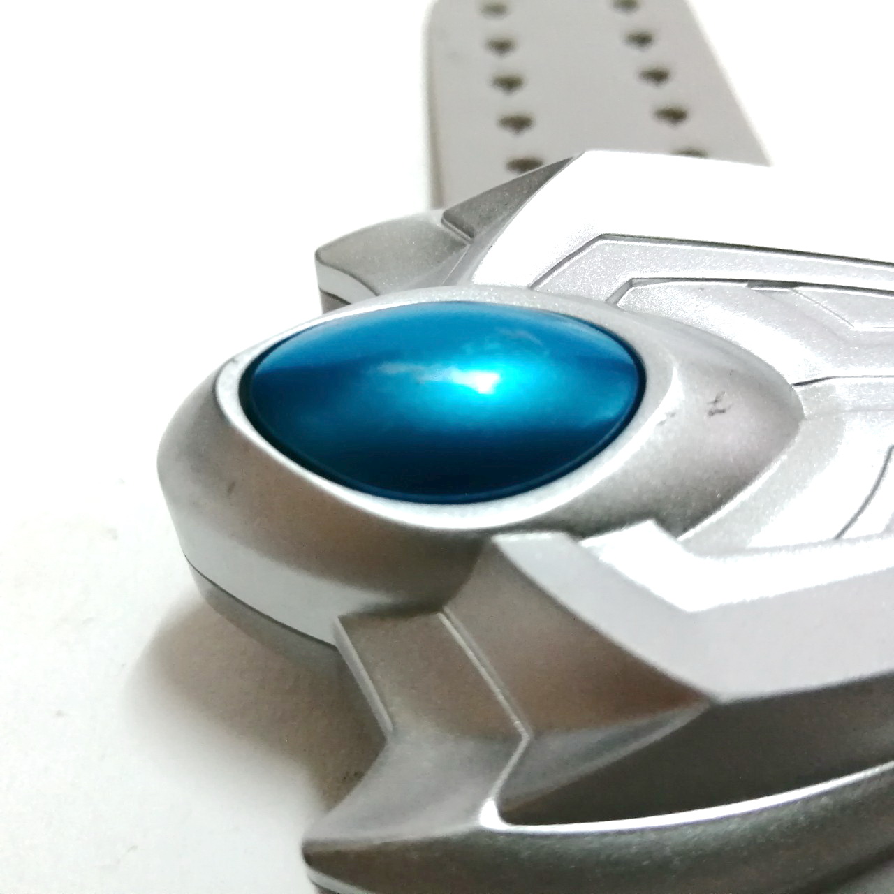 ซาก้า เบลซเลท อุปกรณ์แปลงร่างรวม สำหรับ3อุลตร้าแมน คือ อุลตร้าแมนซีโร่, อุลตร้าแมนไดน่า และ อุลตร้าแมนคอสมอส รวมร่างกัน เป็นอุลตร้าแมนซาก้า ขนาดตามภาพ กดปุ่มมีเสียง สภาพดี มีรอยบ้าง อุปกรณ์ครบ รวมสายสภาพดี