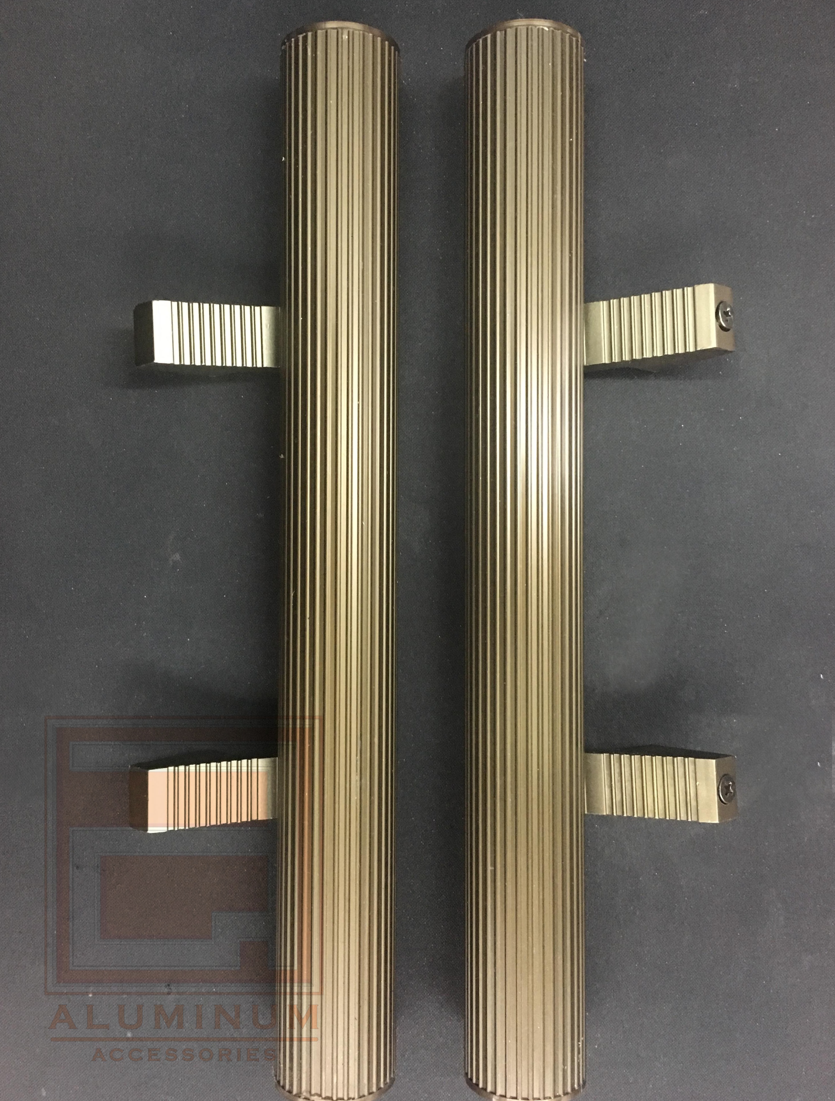 ชุดมือจับกระบอง(สีชาทอง) ระยะรู 13.5 ซม.