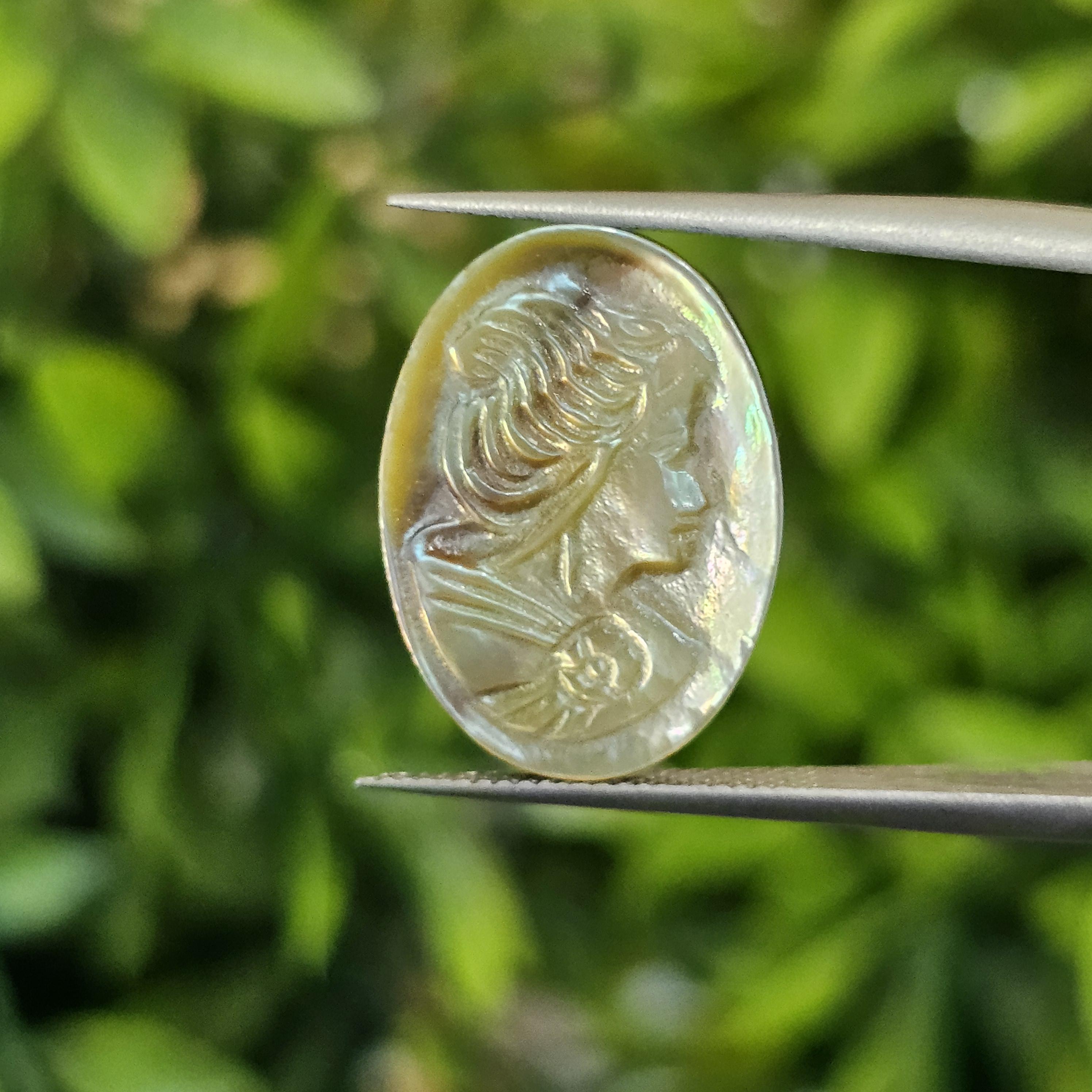 เปลือกหอยมุก แกะสลัก Pearl Shell Carved 3.52 กะรัต (Cts.)