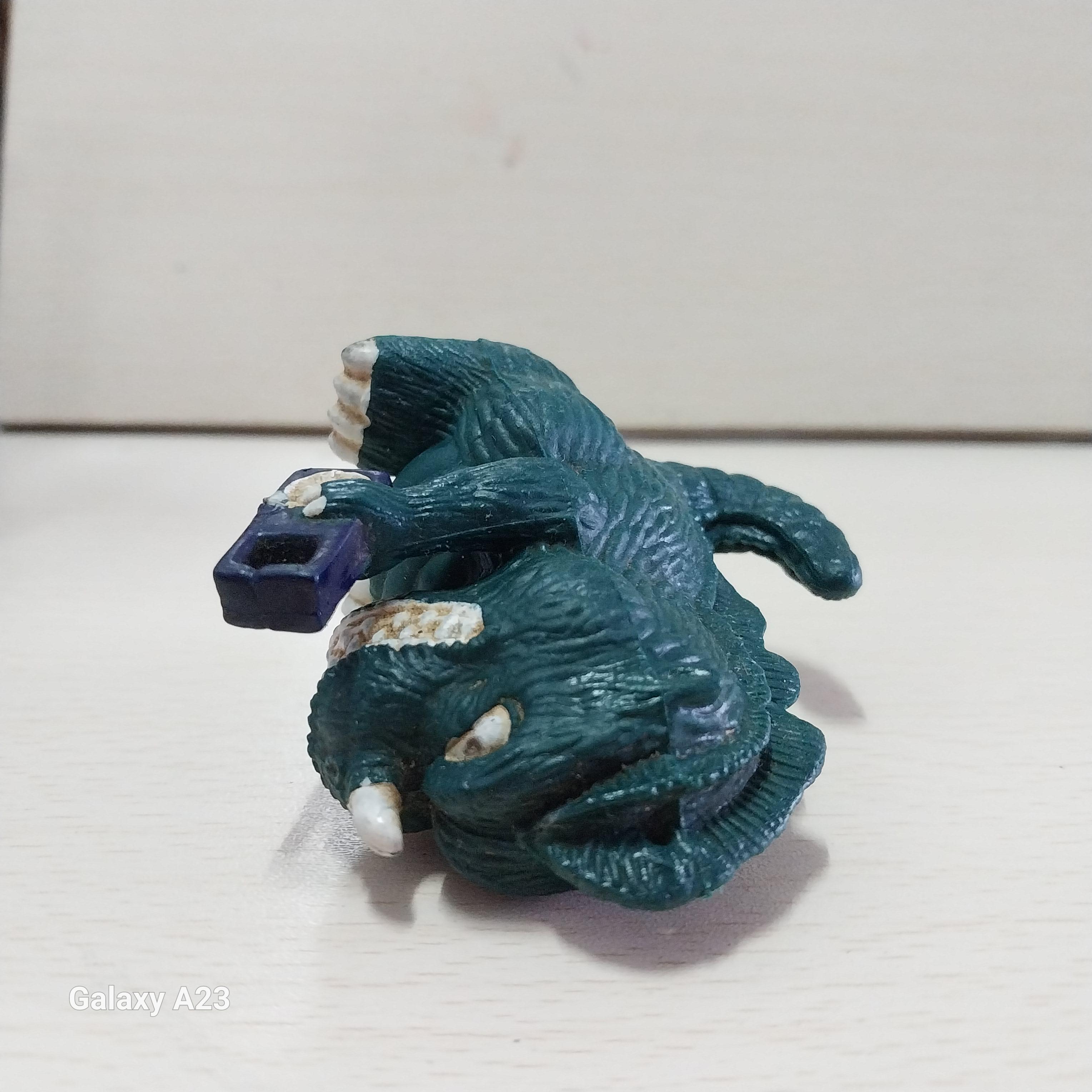 มีหลายภาพ,ฟิกเกอร์งานไทย ยางตัน ก๊อดจิ รุ่นสีเขียวเข้มตามภาพ ของแถมพรีเมี่ยม จากปั๊มน้ำมัน เก่าเก็บ มือสองสภาพดี หายาก สำเนา