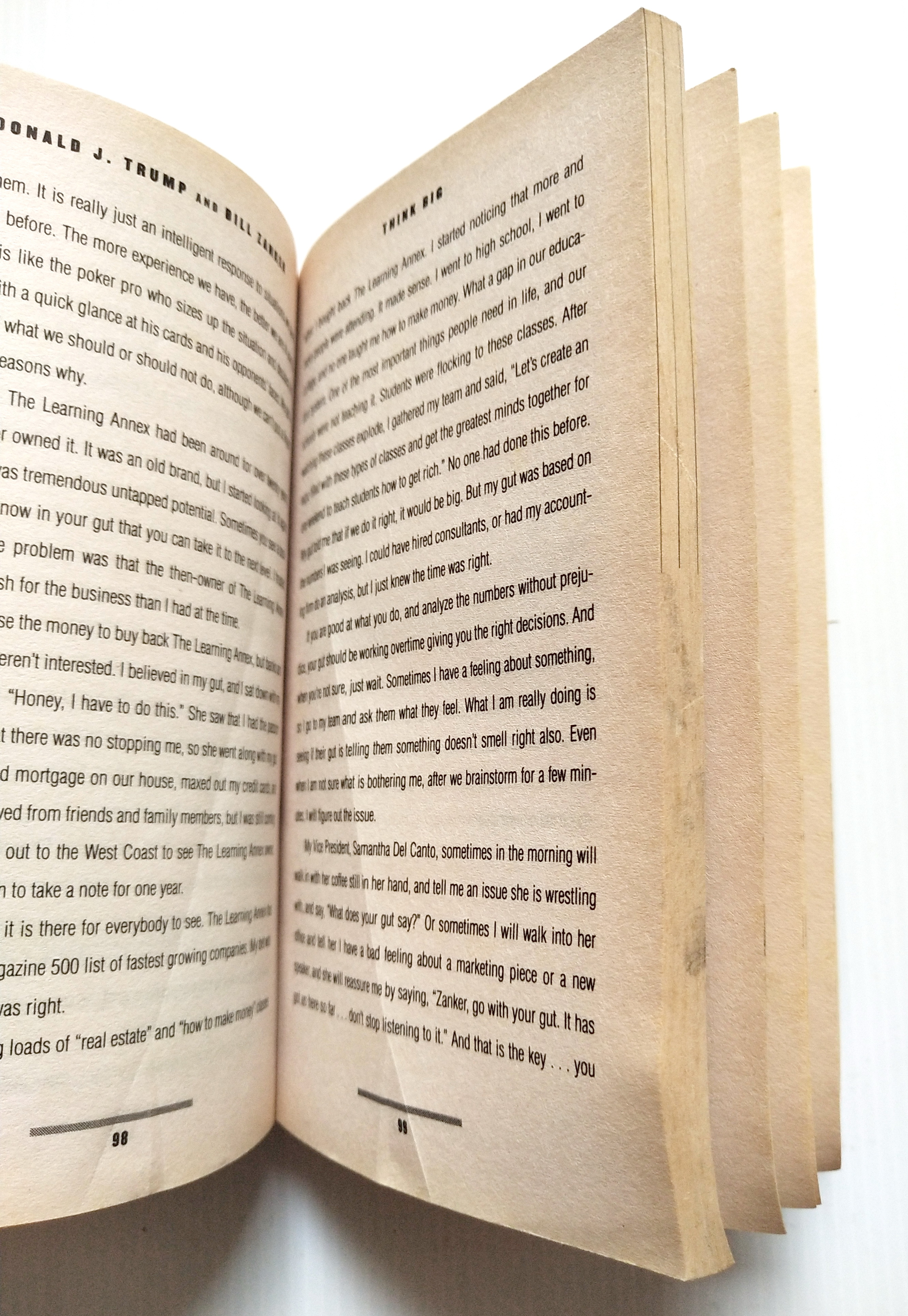 หนังสือแนวทักษะการบริหารจัดการ ฉบับภาษาอังกฤษ **หนังสือมีตำหนิทั้งเล่ม ตามภาพ*THINK BIG" โดย Donald J.Trump และ Bill Zanker, president/founder The Learning Annex _Make It Happen in Business and Life