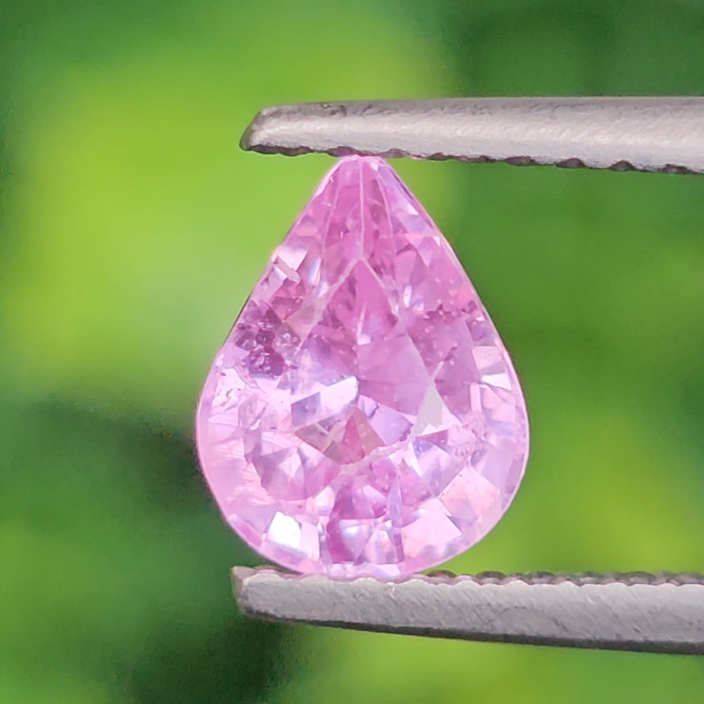 พลอย ชมพู พิ้ง แซฟไฟร์ Pink Sapphire 1.15 กะรัต (Cts.) พร้อมใบเซอร์ พลอยแท้ อัญมณีมงคลประจําวันเกิด เครื่องประดับพลอย
