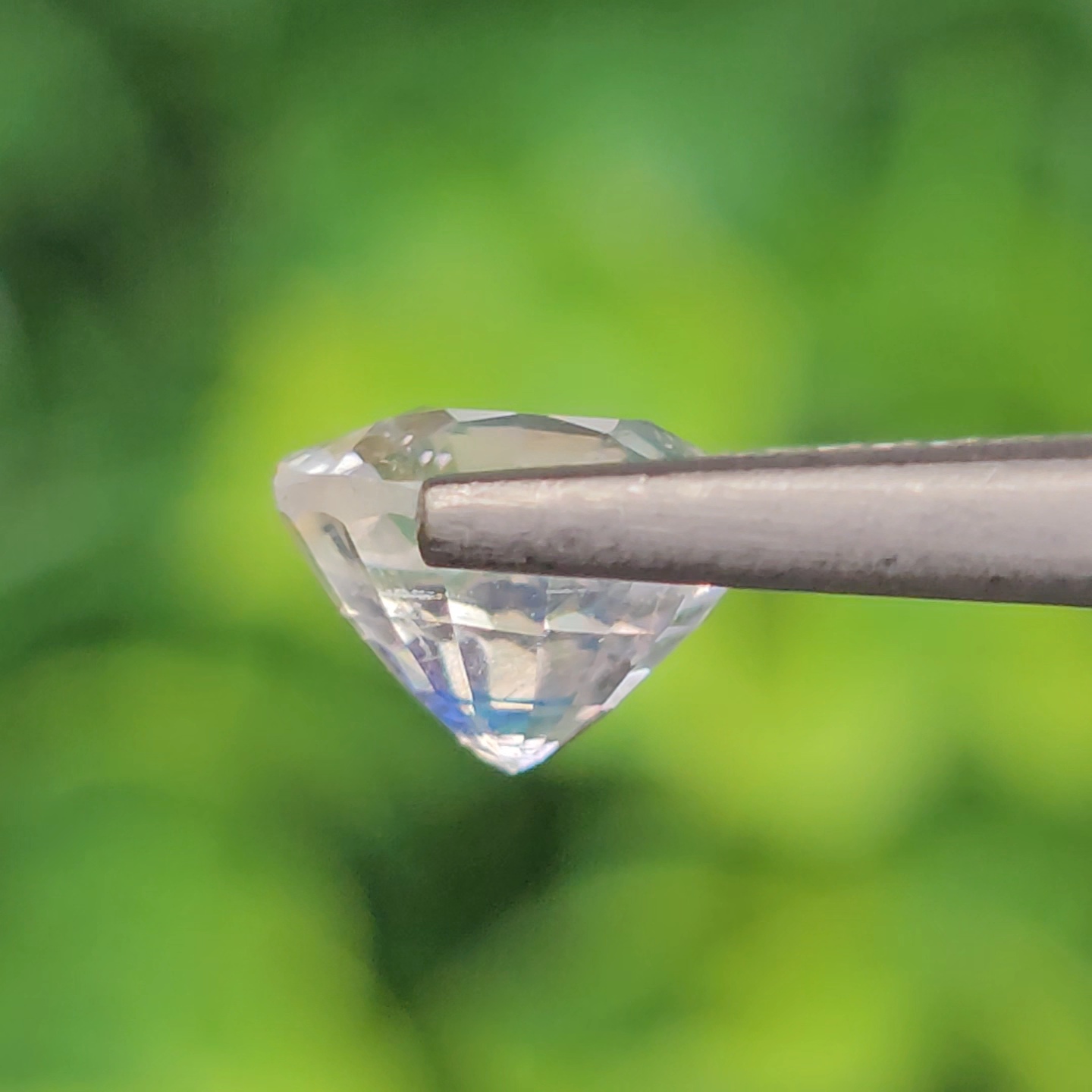 พลอย มูนสโตน เรนโบว์ rainbow moonstone 1.47 กะรัต (cts.) พลอยแท้ อัญมณีมงคลประจําวันเกิด เครื่องประดับพลอย