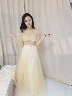 ชุดราตรียาวแขนระบายแต่งด้วยผ้าลูกไม้ปักมุกกระโปรงตาข่ายสวยหรู (เชือกผูกหลัง)