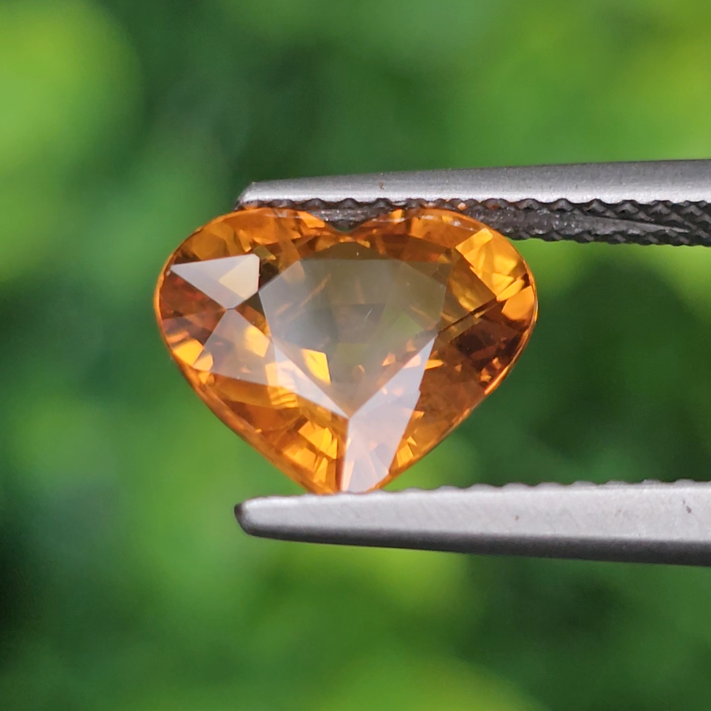 พลอย บุษราคัม Yellow Sapphire 3.29 กะรัต (Cts.) พลอยแท้ อัญมณีมงคลประจําวันเกิด เครื่องประดับพลอย