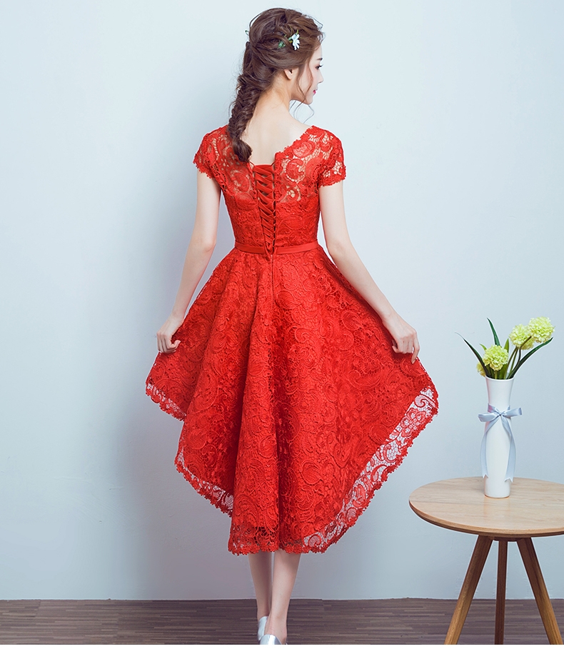 Pre-order ชุดราตรีสั้น สีแดง แต่งลูกไม้ทั้งชุด เพิ่มโบว์ช่วงเอว กระโปรงหน้าสั้นหลังยาว เชือกผูกหลัง