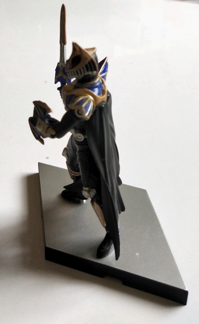 ของเล่น ของสะสมมาสค์ไรเดอร์ ไรเดอร์ไนท์เซอไวส์ ฐานสี่เหลียมขนมเปียกปูน ตัวขนาดกาชาปอง รายฃะเอียดชัดเจน ฐาน/อาวุธครบ จาก ไกรเดอร์ริวคิ