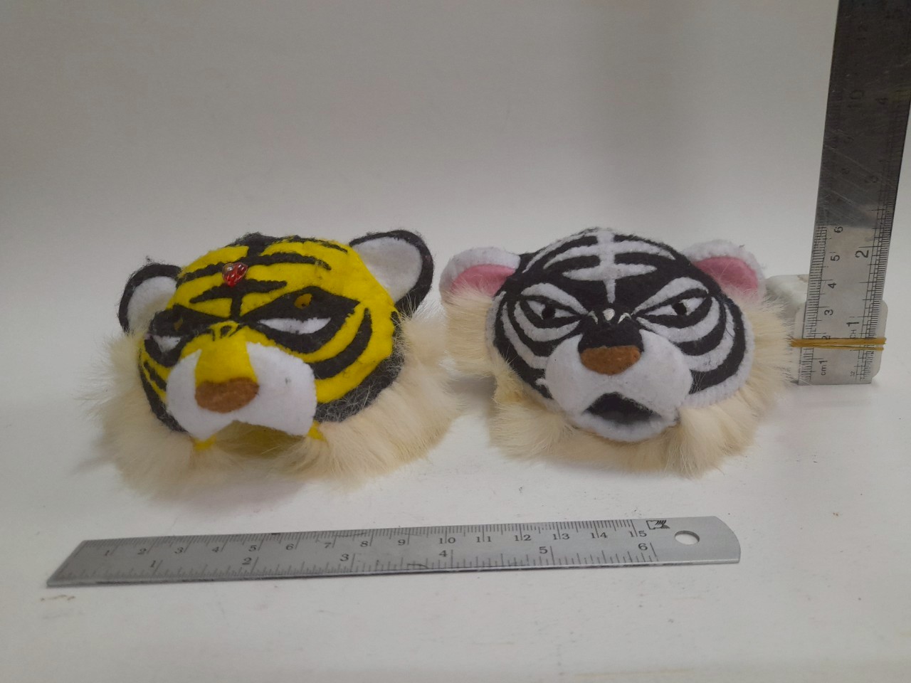 มีหลายภาพ หมวกเสือ 2 แบบ ขนาดเล็กตามภาพ