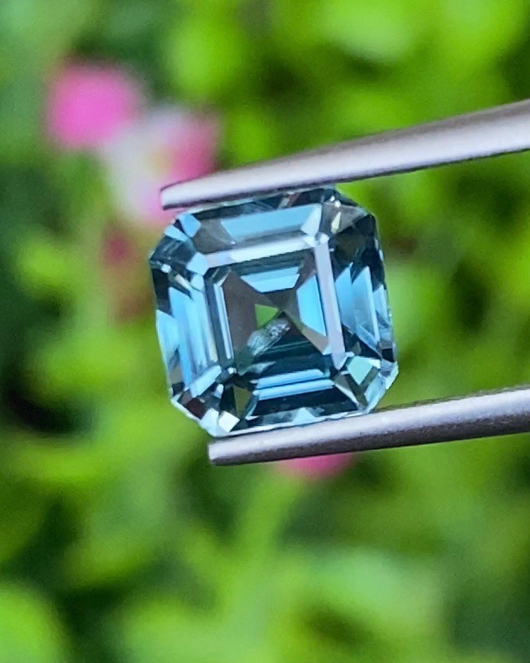 พลอย เพทาย (Zircon) 2.48 กะรัต (Cts.) พลอยแท้ อัญมณีมงคลประจําวันเกิด เครื่องประดับพลอย