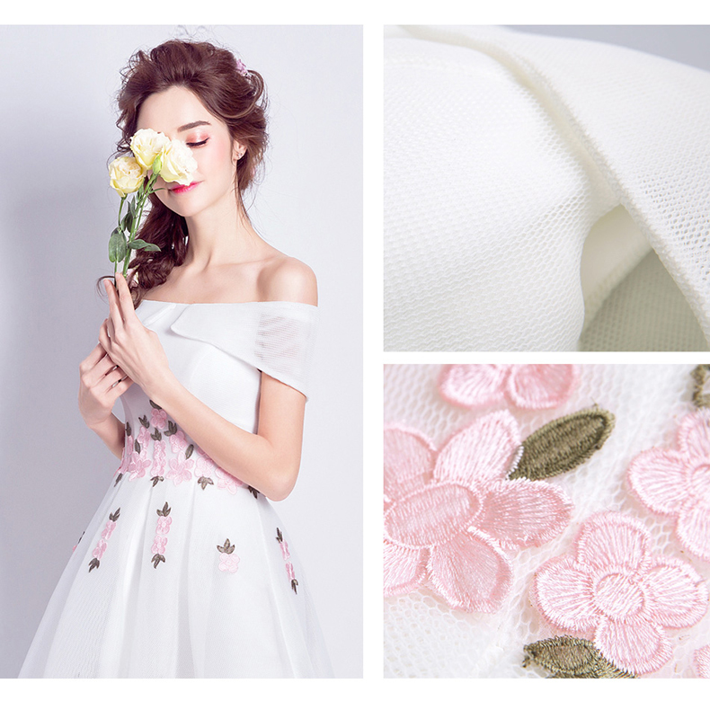 ชุดเจ้าสาวชุดราตรีสั้นแบบไหล่ปาดหน้าสั้นหลังยาวแต่งดอกไม้สวยหวาน (เชือกผูกหลัง)