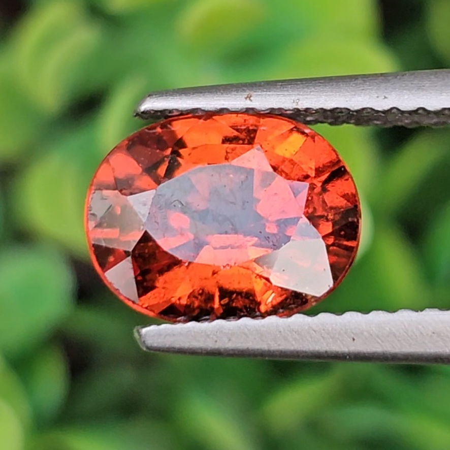 พลอย สเปสซาร์ไทต์ Spessartite Garnet 2.35 กะรัต Cts. พลอยแท้ อัญมณีมงคลประจําวันเกิด เครื่องประดับพลอย