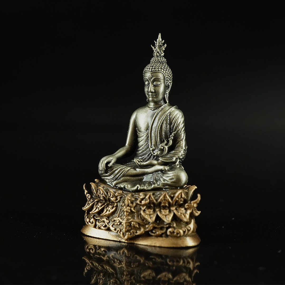 พระกริ่งพุทธมีสุขยกฐานะ เนื้อเรดบรอนซ์รมซาติน องค์ไวท์บรอนซ์รมซาติน