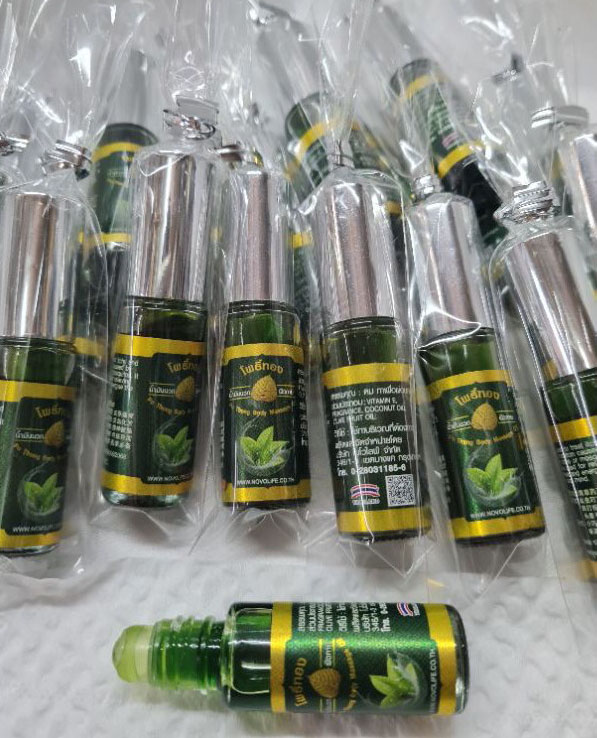 1 PV. น้ำมันเขียวโพธิ์ทอง1ขวด ลูกกลิ้งสำหรับสูดดม ขนาด 5 c.c.