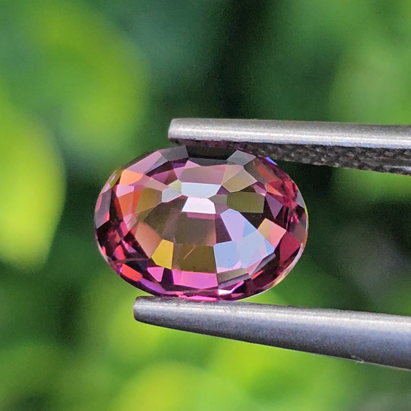 พลอย อุมบาไลต์ การ์เน็ต Umbalite Garnet 1.56 กะรัต (Cts.) ดิบ Unheated ลอยแท้ อัญมณีมงคลประจําวันเกิด เครื่องประดับพลอย