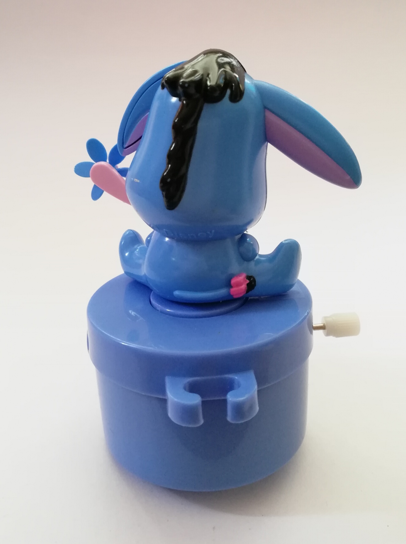 กล่องดนตรี ***ไม่เช็คระบบว่าใช้งานได้หรือไม่ เพราะสภาพเก่าเก็บ หลายปีแล้ว Disney, Cutie Music Box-ลาน้อยอิยอร์ (Eeyore) จากเรื่อง Winnie the Pooh ของสะสมจาก 7-11