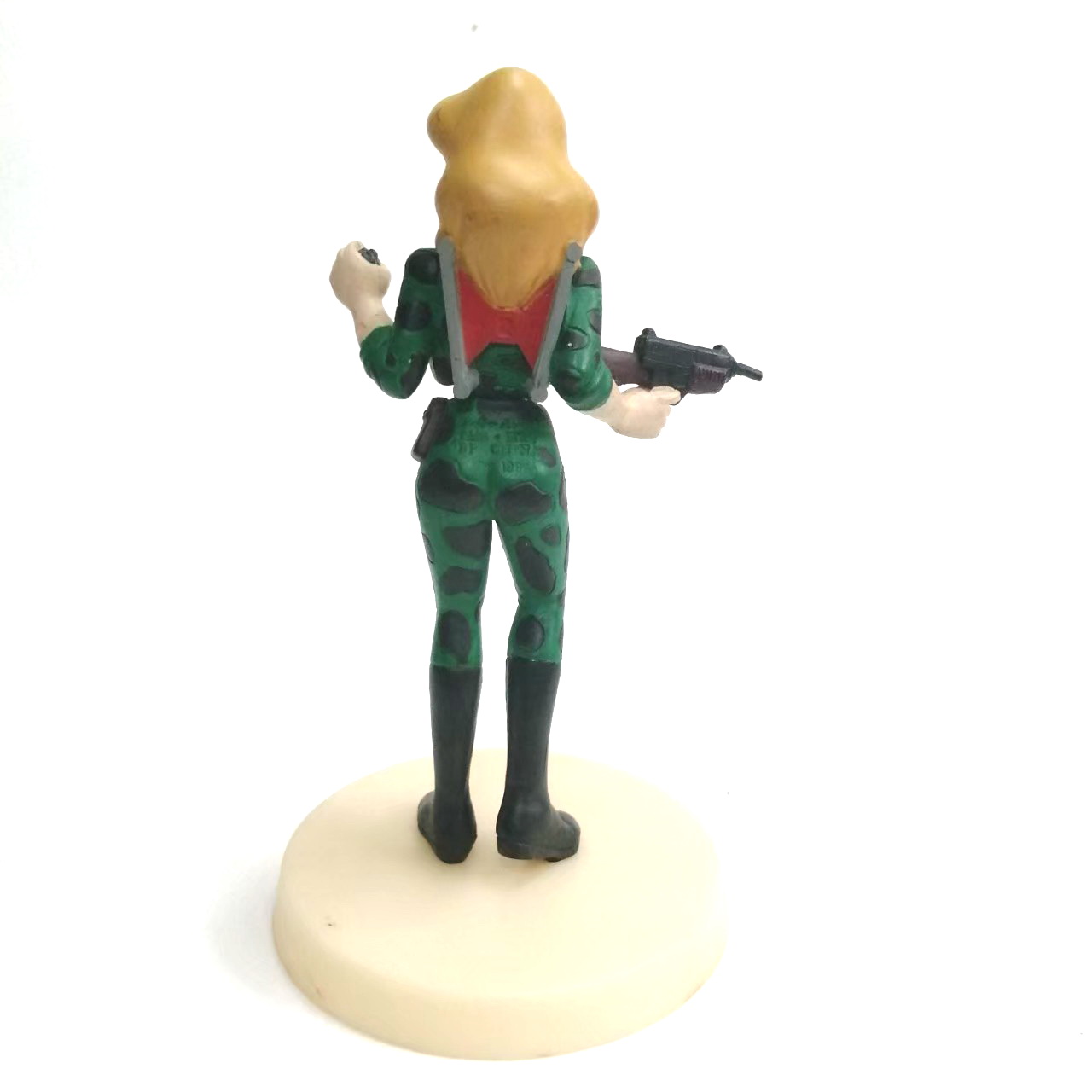 ขนาด 5-5.5นิ้ว ฟิกเกอร์ยางตัน ฟูจิโกะนางเอกจากเรื่องลูแปงที่3มีฐาน ไม่พบบ่อย มือสองมีรอยบ้าง ของมีตามภาพ ไม่หัก ไม่กาว