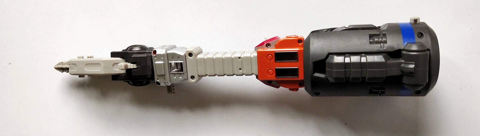 ของเล่นของสะสมจากโทมิกะฮีโร่, เรสคิวฟอร์ซ "เรสคิว ทูลส",Rescue Breaker อุปกรณ์เอนกประสงค์ ใช้ป้องกันตัวและทำลายสิ่งกีดขวางต่างๆในการกู้ภัย เล่นได้ หลายแบบ:Break Axe ขวาน, Break Hammer ฆ้อน,Break Shot เป็นกล้องแบบที่ใช้ในเรือดำน้ำ เมื่อมองด้านหนึ