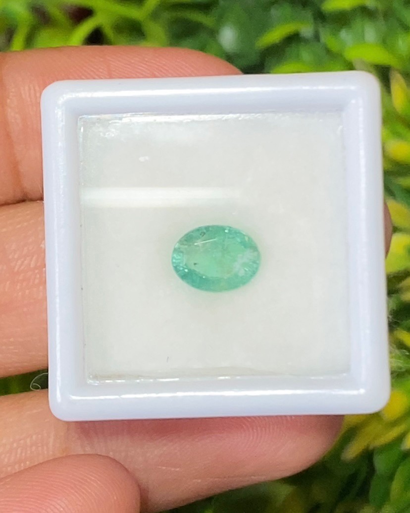 พลอย มรกต Natural Emerald แซมเบีย 1.11 กะรัต (Cts.) พลอยแท้ อัญมณีมงคลประจําวันเกิด เครื่องประดับพลอย