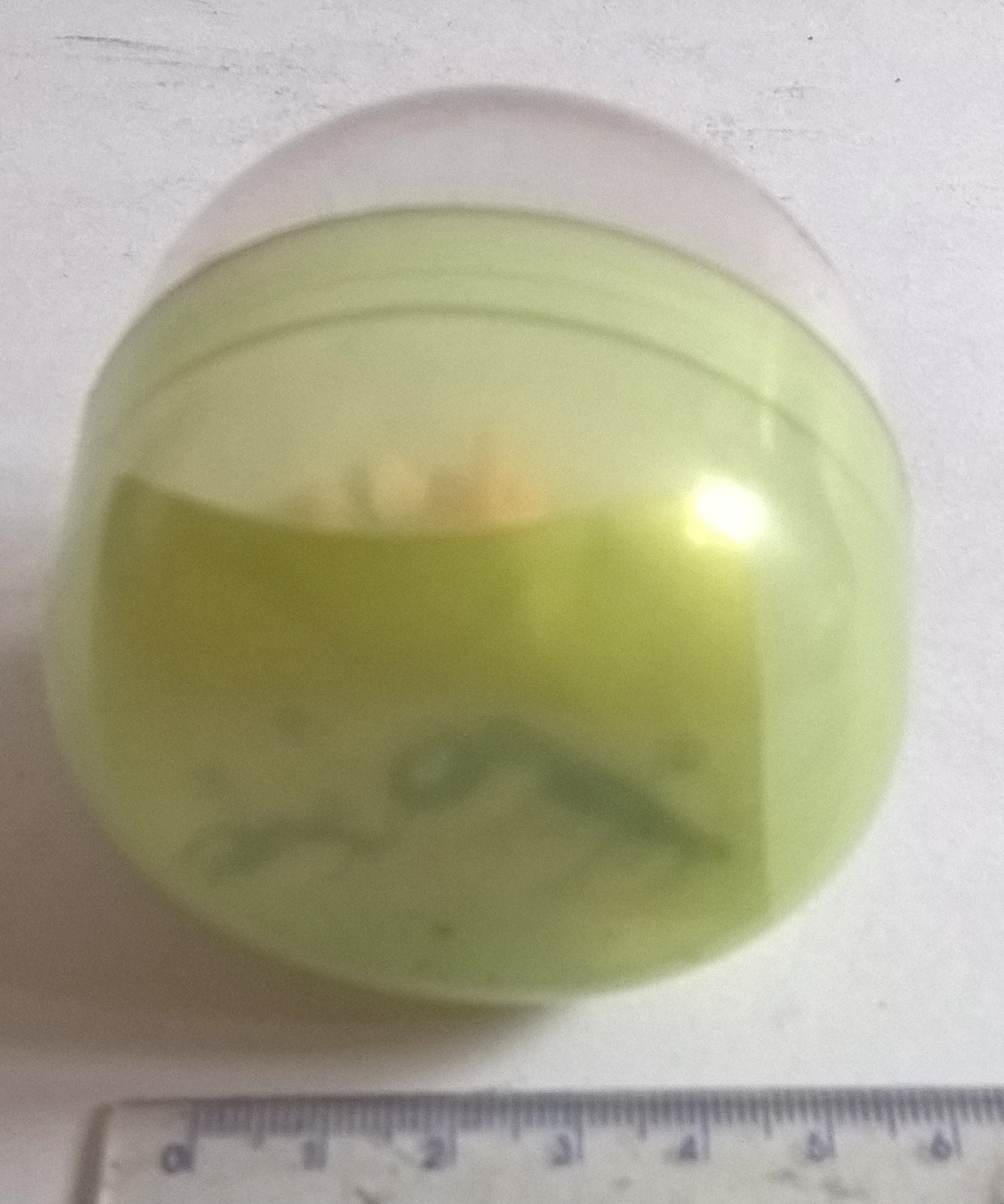 โมเดลรถแข่งในแคปซูล สีเหลือง ขนาดประมาณ 6 cm. pull back ของสะสมเก่า จาก 7-11