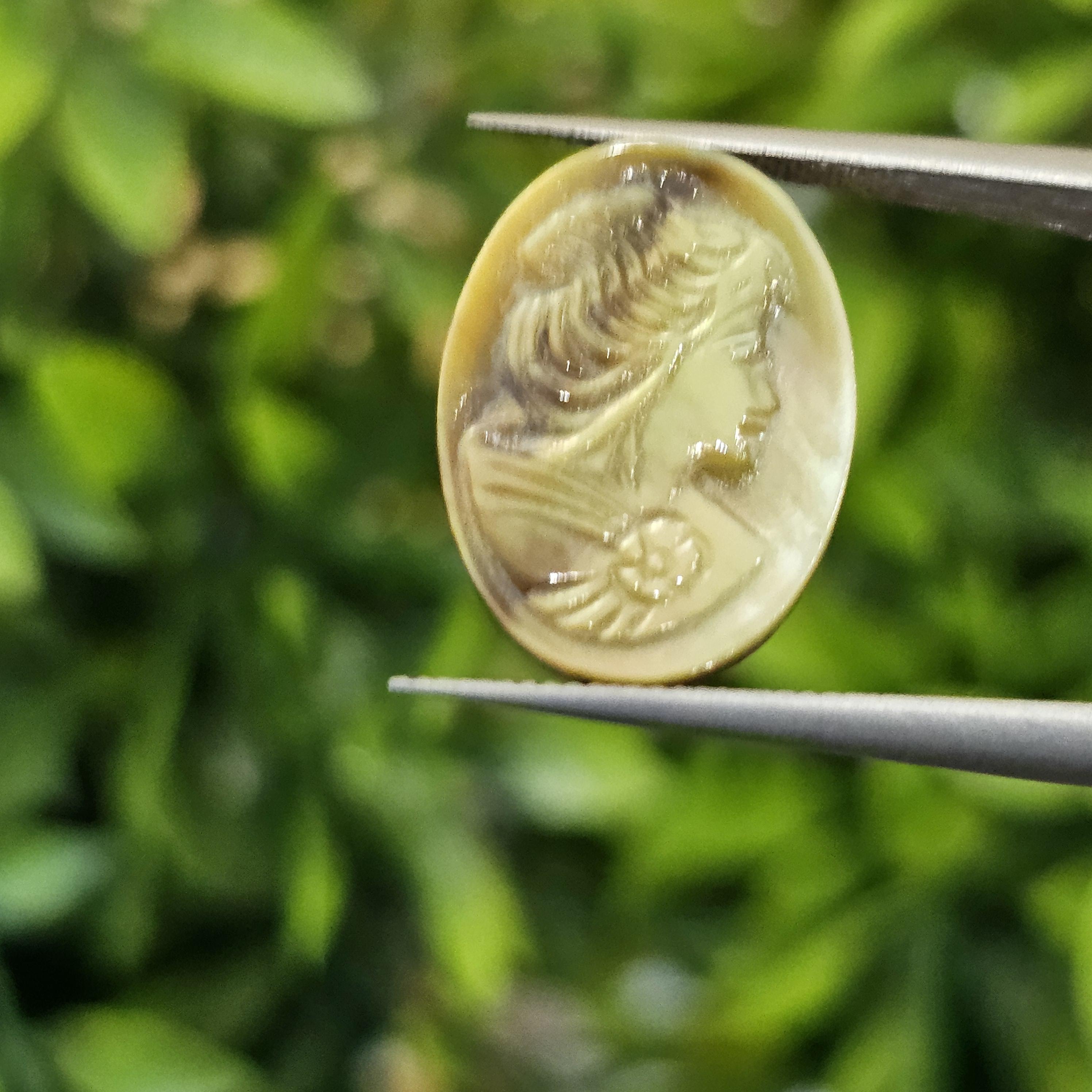 เปลือกหอยมุก แกะสลัก Pearl Shell Carved 3.52 กะรัต (Cts.)