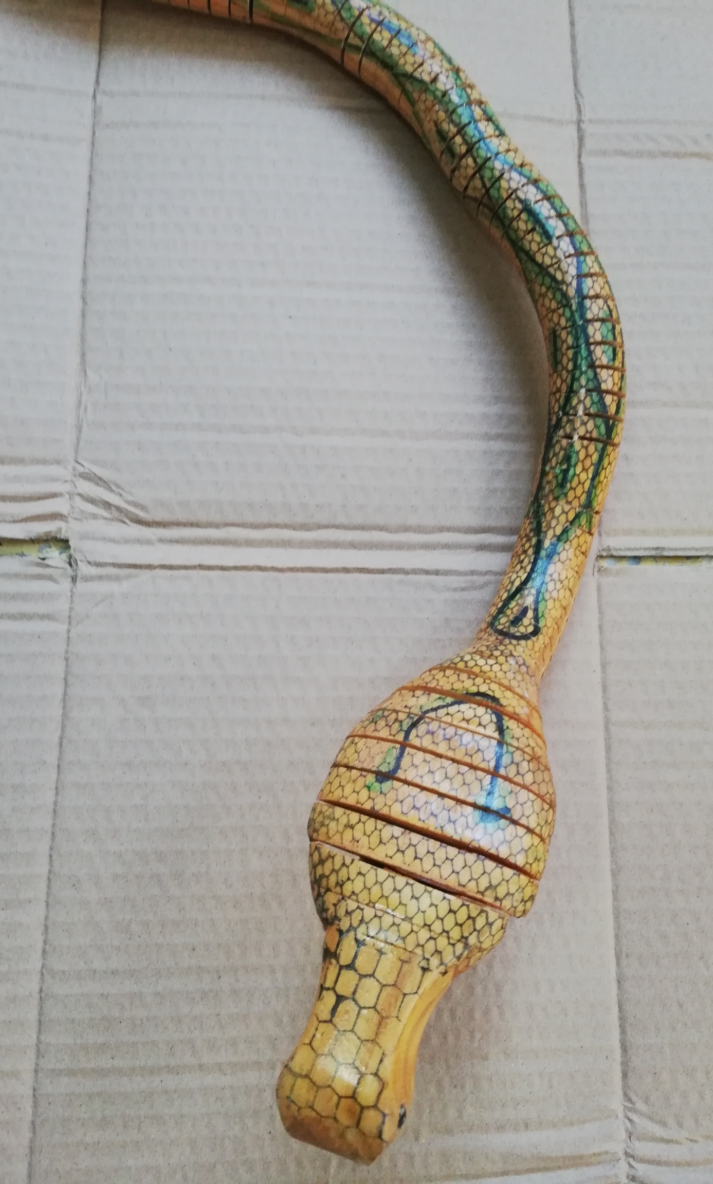 งูเห่าไม้ระกำ ขนาดใหญ่ ประมาณ 97 ซม. สีไม้ ลายเส้นดำ-เขียว