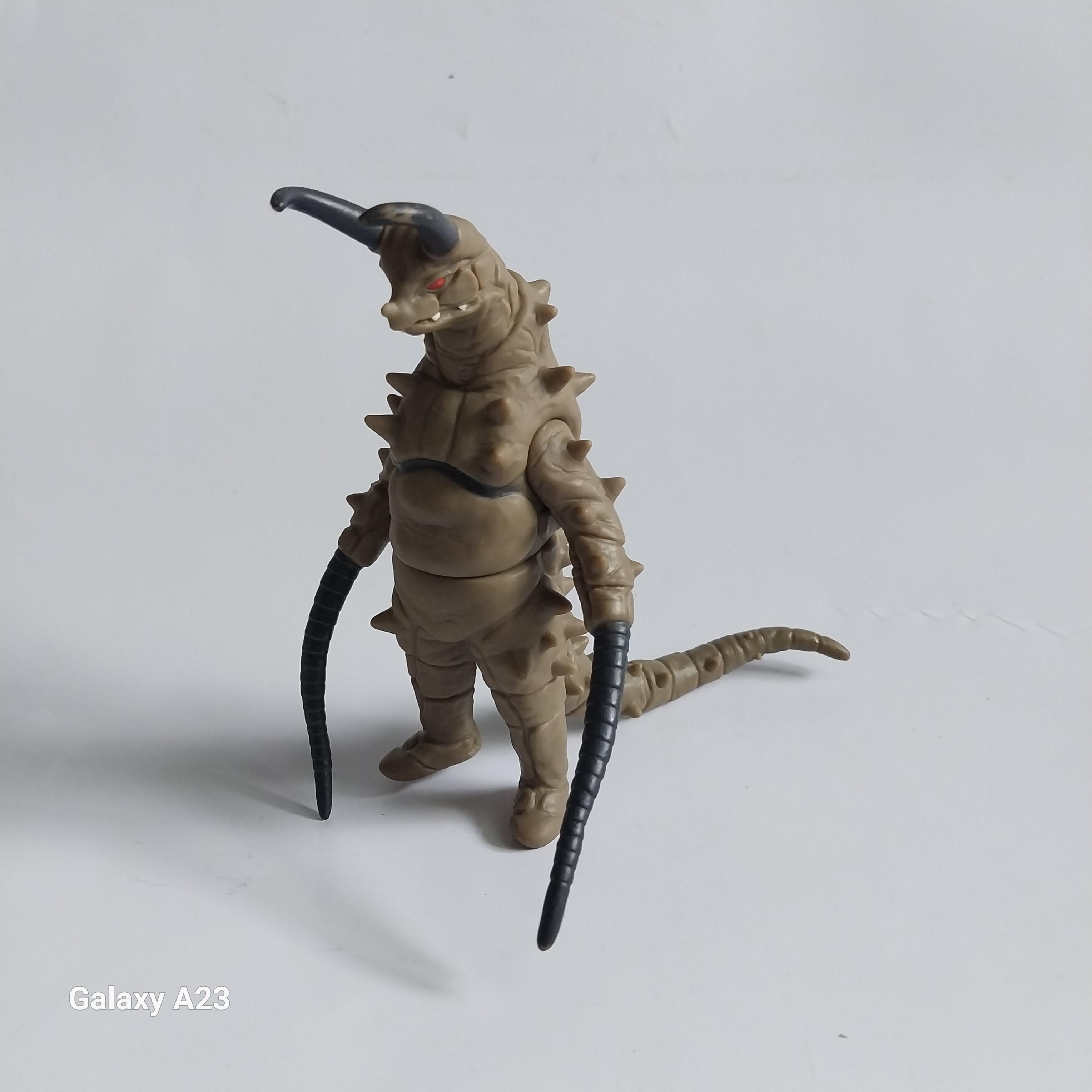 ซอฟ 5-5.5 นิ้ว สัตว์ประหลาด คูดอน จากอุลตร้าแมนแจ๊ค มือสอง สภาพดี มีรอยบ้าง มีปั๊มใต้เท้า