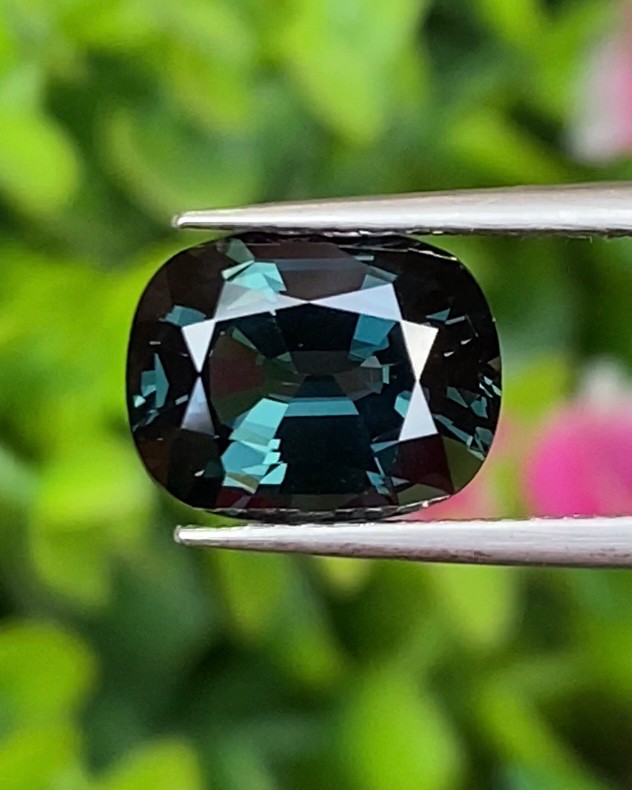พลอย สปิเนล Spinel 3.34 กะรัต (Cts.) ดิบ Unheated พลอยแท้ อัญมณีมงคลประจําวันเกิด เครื่องประดับพลอย