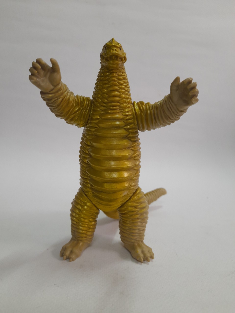 ซอฟ 6.5-7 นิ้ว สัตว์ประหลาดเรดคิงส์ จากอุลตร้าแมน1 มือสอง สภาพดี มีรอยบ้าง มีปั๊มใต้เท้า japan 1983