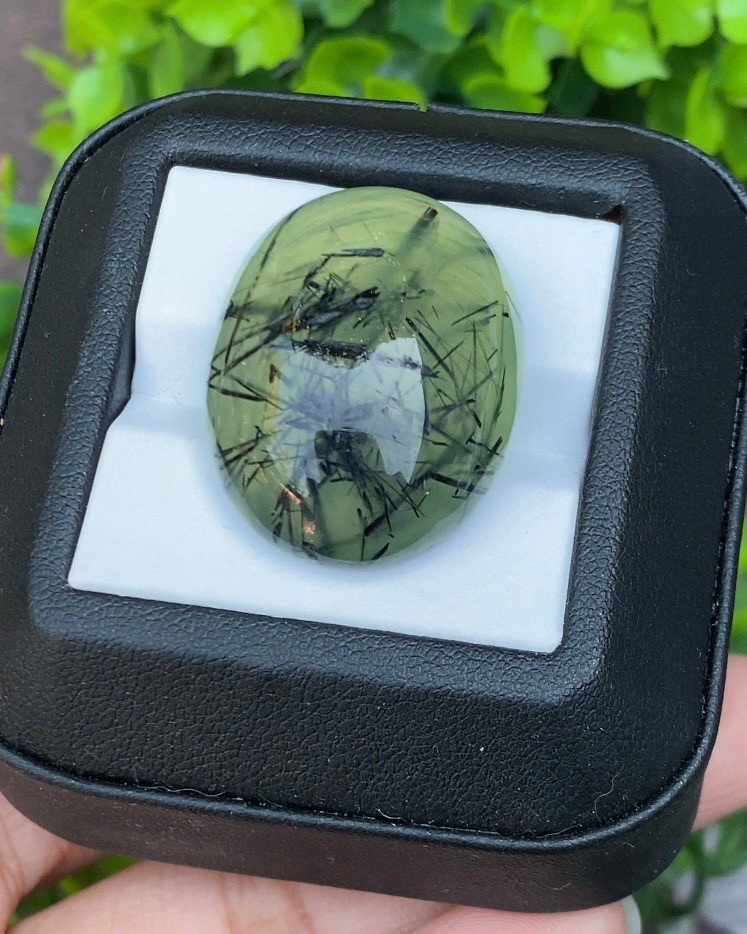 ไหมดำ พรีไนท์ Prehnite with Black tourmaline 66.75 กะรัต Cts. พลอยแท้ อัญมณีมงคลประจําวันเกิด เครื่องประดับพลอย