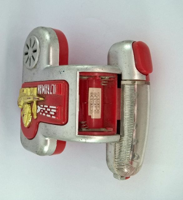 ของสะสม อุปกรณ์รัดข้อมือ เครื่องปล่อยสเปเซี่ยม อุลตร้าแมน สำหรับสะสมเท่านั้น ใช้งานไม่ได้,มือ2 ชำรุดตามภาพ